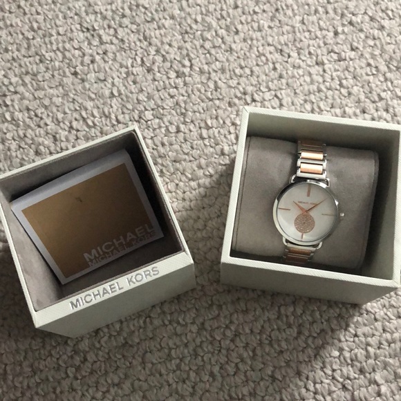 Women’s Michael Kors Rose Gold/Silver Watch - Picture 2 of 3